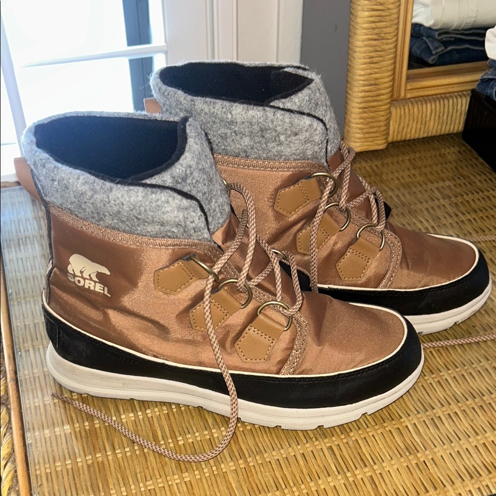 Sorel Tan and Black Winter Boots with Gray Lining